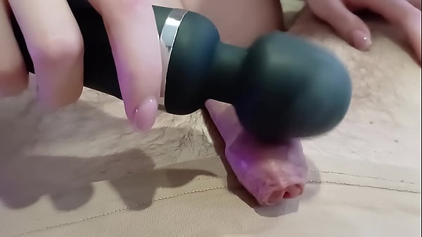 Kakak Tiri Menguras Sperma Dengan Getar