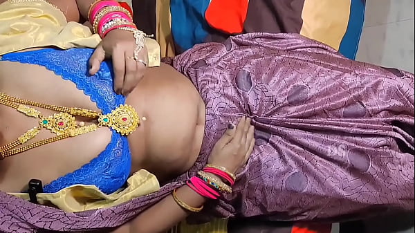 Bhabhi Baru, Malam Tahun Baru, Video Pertama Panas, Gaad Ki Choda Desi India Audio Hindi Terbaik