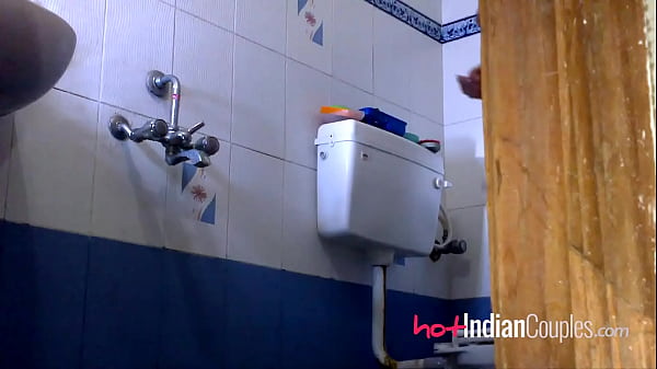 Pasangan India Shilpa Raghav Bercinta Panas Di Kamar Mandi
