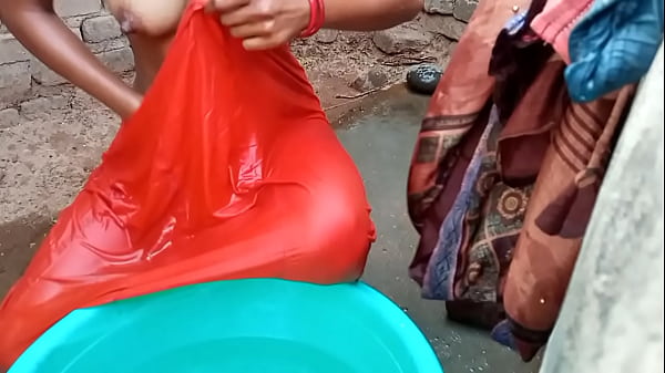 Rati Mandapana Mandi Telanjang Di Kamar Mandi Dengan Suara Mesra Hindi
