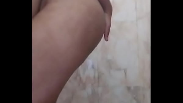 Cerita Seks Hindi: Istri Baru India Masturbasi Di Kamar Mandi