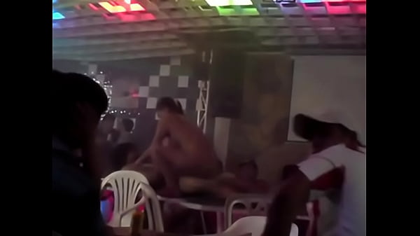 Pertunjukan Pisang Yang Menggoda