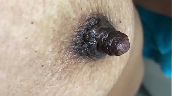 Payudara Desi Tampil Lebih Besar Dan Menggoda