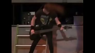 Metallica Menggila Di Moscow: Gemuruh Nafsu Dan Besi Panas