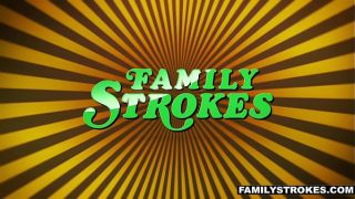 Ayah Tiriku Menancapkan Kontolnya Ke Dalam Liang Basah Karlie Brooks