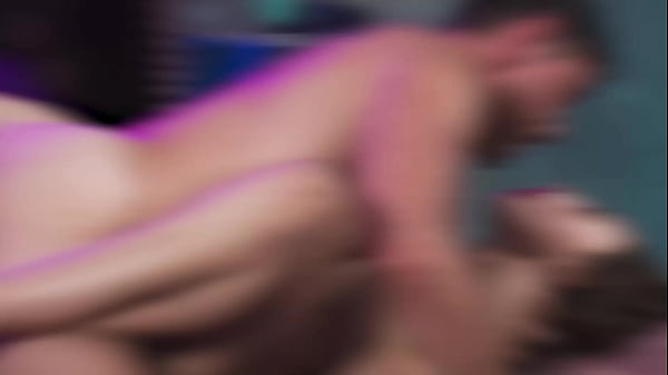 Gadis Pirang Milf Bergairah Mengumbar Nafsu Liar Dalam Bercinta Panas Dan Intens Dengan Kakak Ipar
