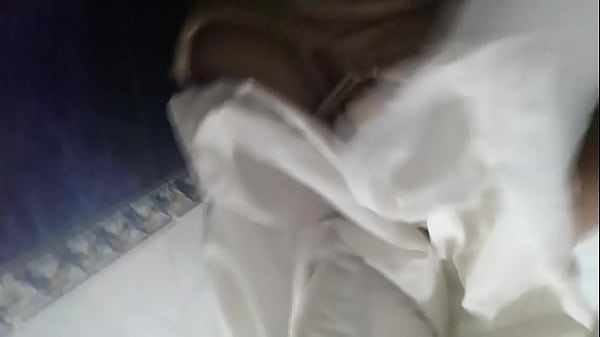 Arab Sex Amateur: Istri Dan Ibu Berhijab Mengocok Memek Sampai Muncrat Di Webcam