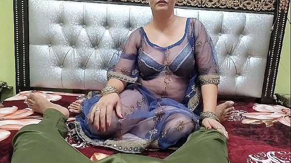 Bhabhi Hindi Hot: Devar Ka Loda Muh Mein Le Kar Chusti Hai Aur Gaand Marwati Hai