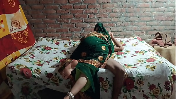 Istri Baru India, Bercinta Di Kamar Dengan Bisikan Mesra Dalam Bahasa Hindi