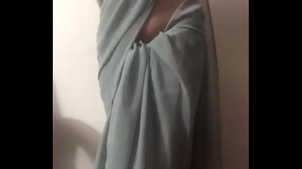 Gadis Desi Muda Genit Dalam Sari Menggoda