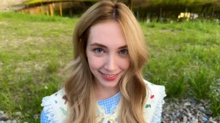 Helped A Cute Stranger On The Street And Fucked Her On The Same Day