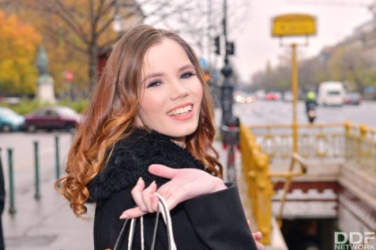 Leila Fiore Dan Lovenia Lux Menggoda Dengan Sepatu Tinggi Untuk Rayuan Yang Menggairahkan