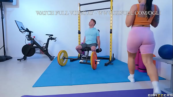 Payton Preslee: Ngentot Payudara Cewek Cabul Di Gym