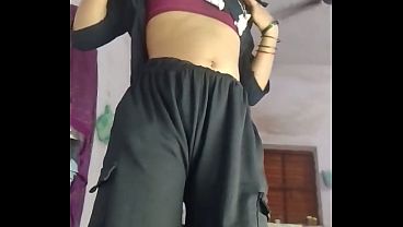 Cowgirl Goyangan Bhabhi Digoyang Kencang Suami, Ekspresi Erotis Menggoda Dengan Suara Hindi