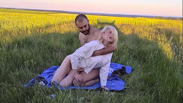 Russian Blonde Panas Ngentot Anal Di Tempat Umum, Telan Sperma Langsung Dari Sumbernya – Bonus 4 Dari 4