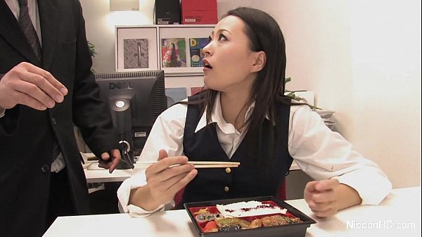 Tukang Isap Di Kantor Jepang