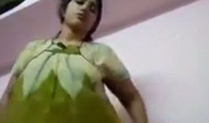 Tante India Telanjang Pose Seksi Untuk Foto Sendiri