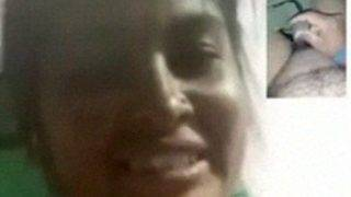 Video Call Panas: Bini Malayali Pamer Tetek Bikin Kontol Si Cowok Ngecrot Sendiri
