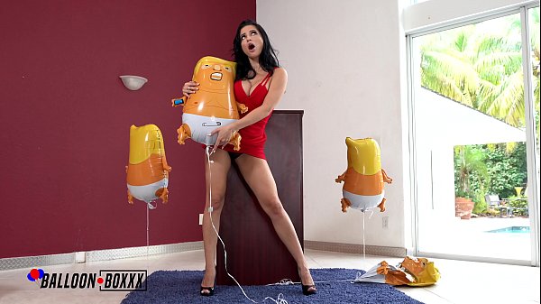 Amateur Ngentot – Milf Rusia Crystal Rush Ngewe Balon Trump