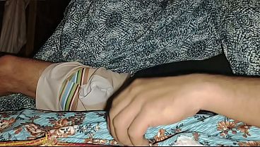 Ibu Tiri Gue Semalem Kasih Nikmat Gila, Gue Masukin Dua Jari Ke Memeknya Sampe Muncrat.