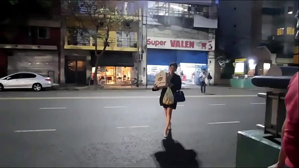 Di Tengah Pandemi Dan Gaya Rock N’ Roll, Saat Karantina Ketat, Ibu Temanku Ke Supermarket Dan Bikin Semua Orang Melongo