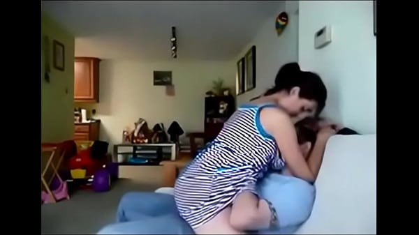 Tonton Video Amatir Panas Gadis India Digoda Dan Direkam Di Kamar.
