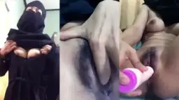 Abg Bercadar Ngesot Dildo Sampe Becek Kayak Banjir.