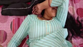 Cowok Ngebreng Segel Pacar Pakai Bahasa Hindi, Terus Ngebor Dalam-dalam Sampai Meraung.
