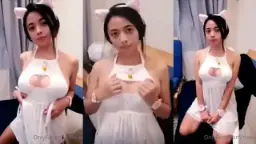 Miera Onlyfans Pamer Body Pakai Kostum Kucing, Bikin Greget
