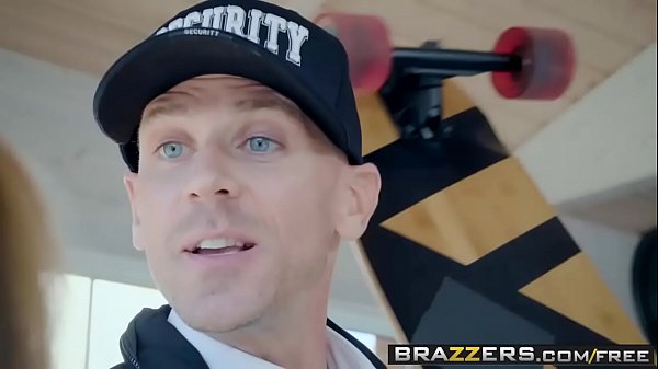 Nina North Digebrak Johnny Sins, Kontol Gede Ngewein Cewek Seksi, No Skatewhoreding!