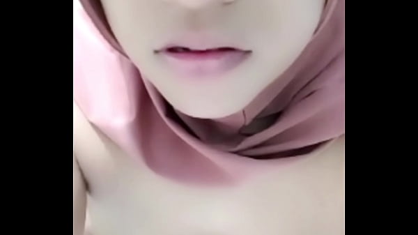 Vcs Sama Selingkuh Sambil Suami Lagi Pergi, Enak Banget Main Di Ranjang Sendiri