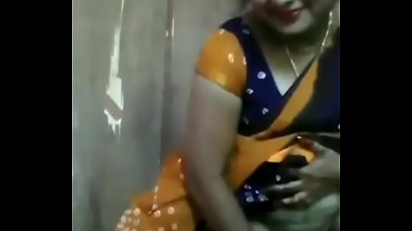 Desi Bhabhi Lagi Mandi, Badan Basah Keringetan, Siap Digoyang