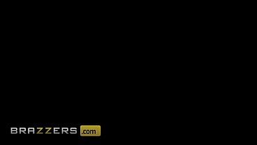 Lebih! Lebih! Lagi! Angel Youngs / Brazzers/ Masuk Xvpromo Di Situs Resmi Buat Diskon Memek