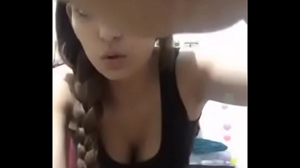 Nih Putri Desi, Senggol-genggol Bikin Tegang