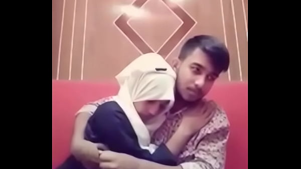 Desi Pacar Cewek Cowok Ciuman Basah Di Kamar Hotel
