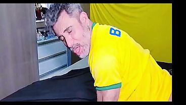 Arabe Vier Ke Brasil Dan Njilat Lubang Cintil Bapak Brasil Yang Gede (cuplikan Panas)