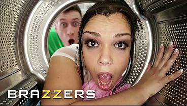 Tersangkut Di Skenario Liar, Bintang Brazzers Digorok Sampai Puas