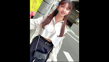 Goyangin Bokong Montok Di Majalah, Setengah Filipina Setengah Jepang, Baru 18 Tahun, Bikin Makin Pengen