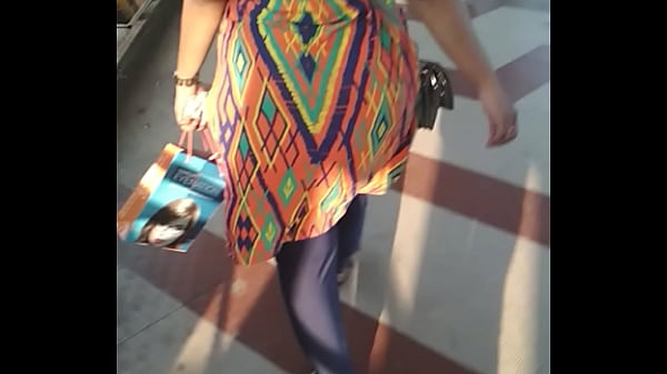 Goyangan Pantat Montok Bini Orang India Bikin Makin Tegang