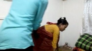 Sopir Angkot Ngangkat Saree Dan Ngewe Aunty Desi Seksi.