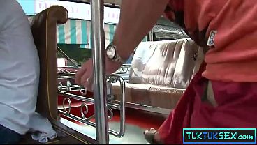 Gadis Thai Montok Dijemput Pakai Tuk-tuk Buat Ngewe Liar