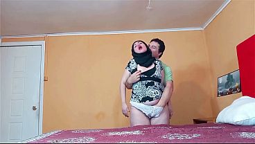 Wanita Berhijab Digoyang Dari Belakang Ala Doggy, Nafsu Menggila.