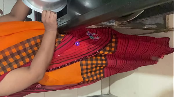 Bhabhi Ko Devar Ne Kitchen Se Bedroom Bulakar Chod Diya, Voice Sunke Gand Fat Gayi Viral Mms.
