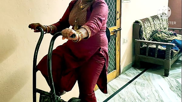 Bokep Bhabhi India Ngentot Sama Bocah Gym, Crot Di Mana-mana