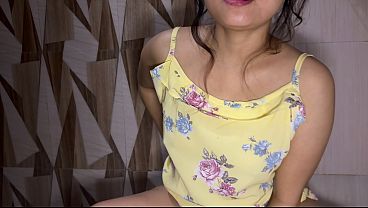 Gadis India Montok Setiap Hari Rutin Bebersih Memek Dan Pipis. (a.i)