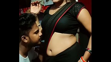 Desi Bhabhi Saree Terbuka Pusar Romansa Basah