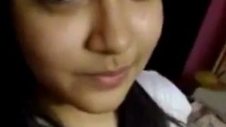 Cewek Pamerin Teteknya – Bugil Sendiri Ala India