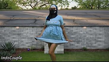 Hijab Siswi Muslim Jogging Di Tempat Umum, Ngentot Bayaran Demi Duit