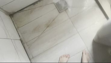 Gue Nemu Dildo Di Kamar Ibu Tiri Arab Gue, Trus Gue Kasih Nyobain Kontol Asli.
