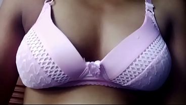 Malam Ini Gue Siapin Nasi Panas Buat Cewek India Seksi Yang Bikin Lo Ngiler.